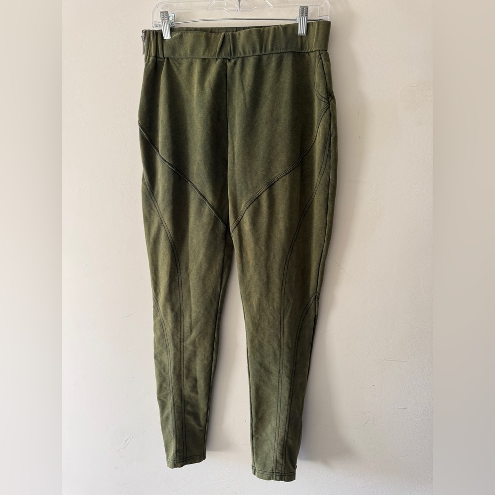 Akira Olive Green Moto Leggings Pants Zipper Side Detail‎